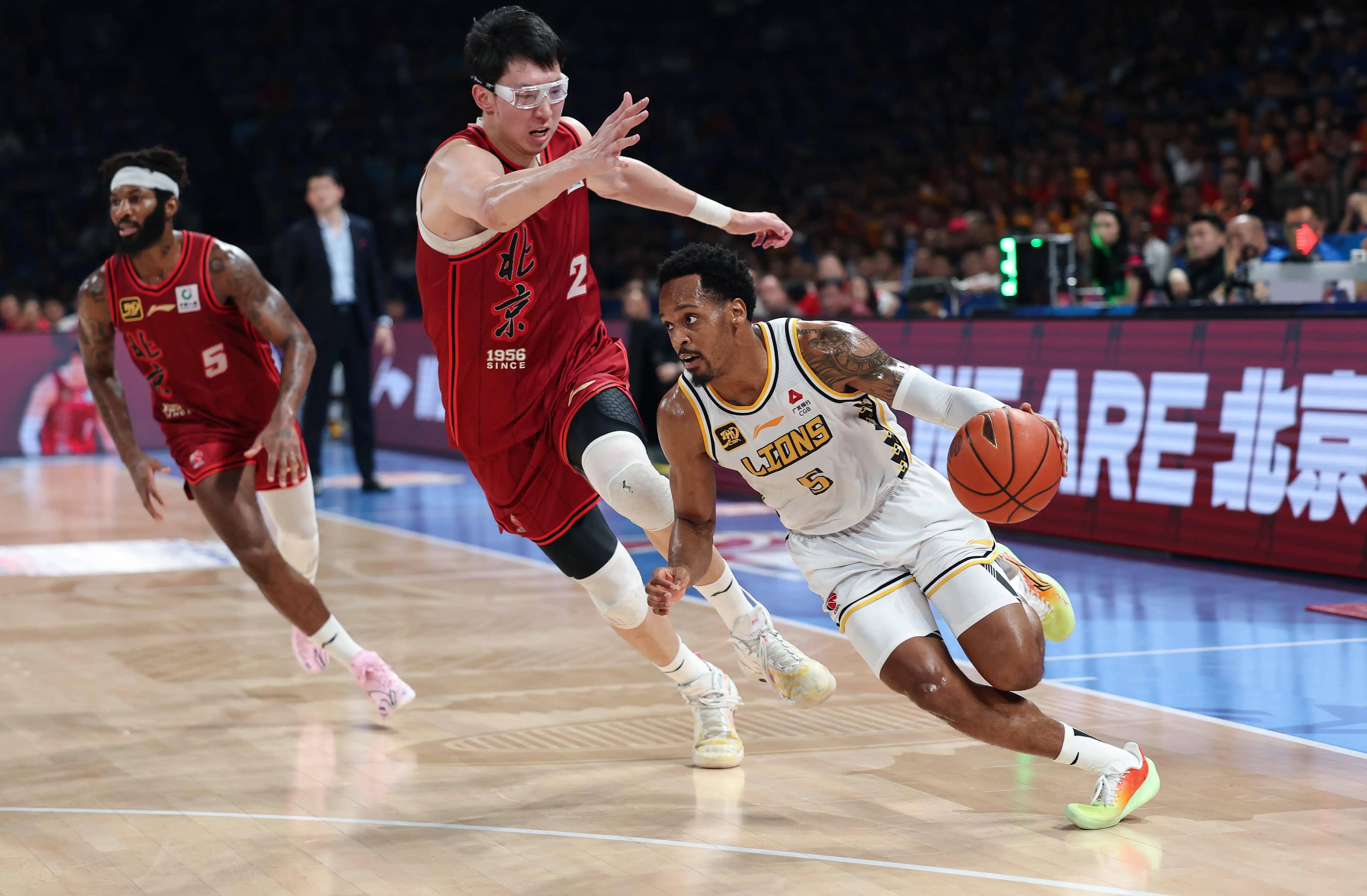 米乐在线注册关于里程碑夜广厦男篮绝杀压哨，西甲冲刺阶段刷纪录，目标明确，阵容厚度经受考验的信息